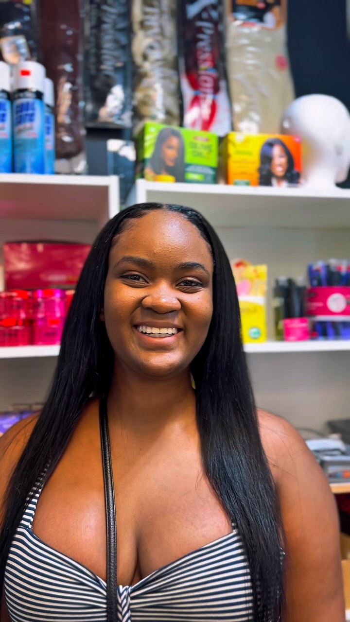 Life isn't perfect, but your hair can be.✨
Confidence is just 1 booking away.✅😌